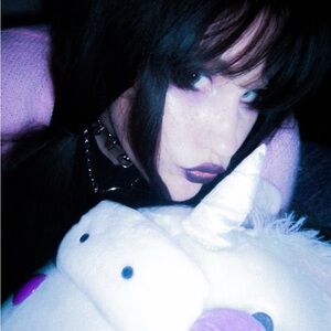 Meet your Posher, Becca